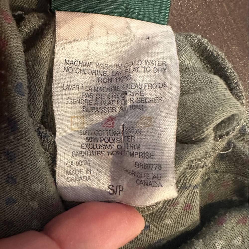 Northern Reflections Vintage Hearts Green Turtleneck Shirt Size Small Women’s - Picture 7 of 8